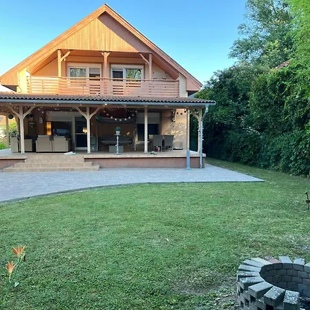 Pauzo Platán Apartmán Balatonföldvár